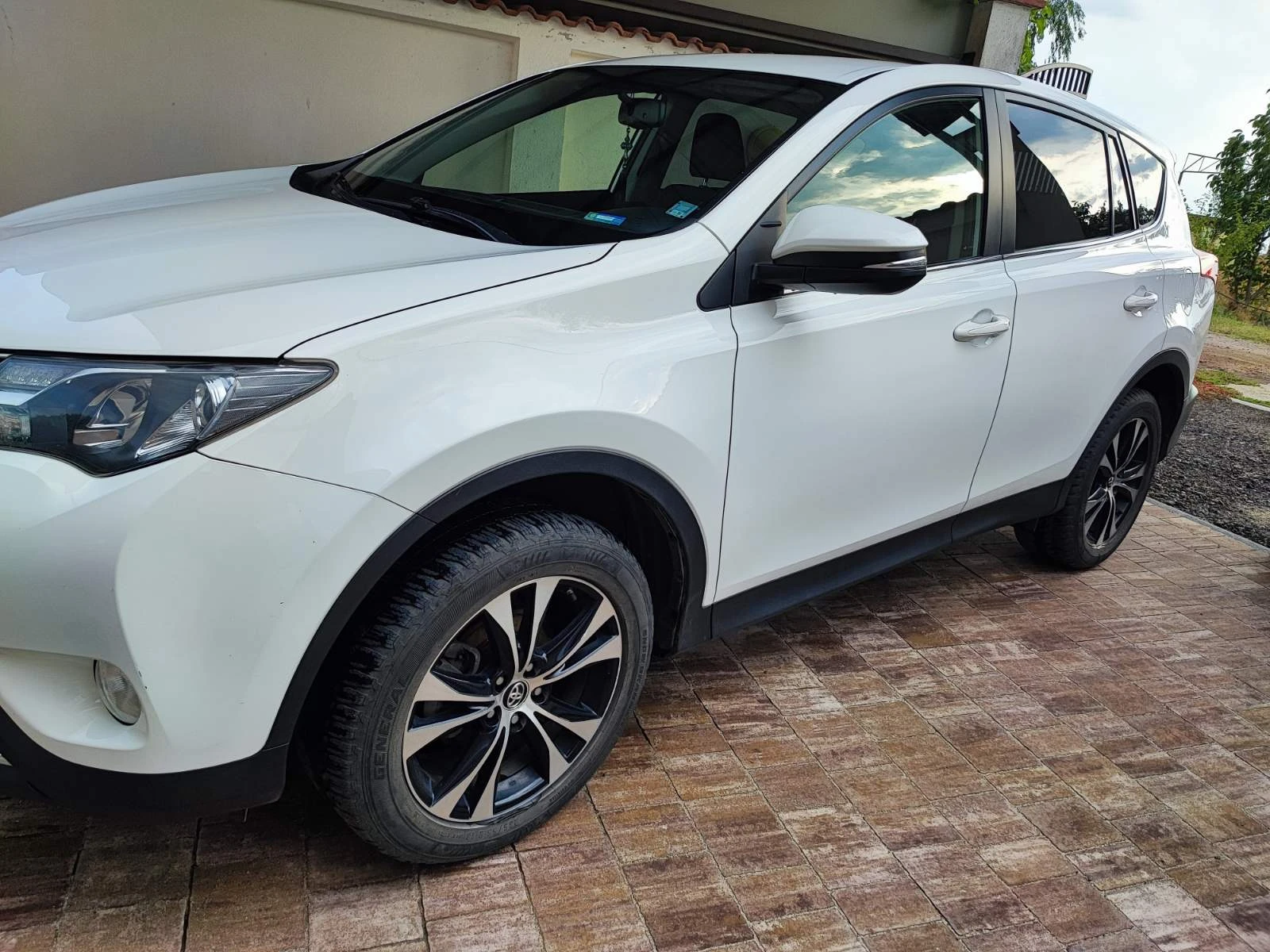 Toyota Rav4 2.0 D4D 4x4 - изображение 2