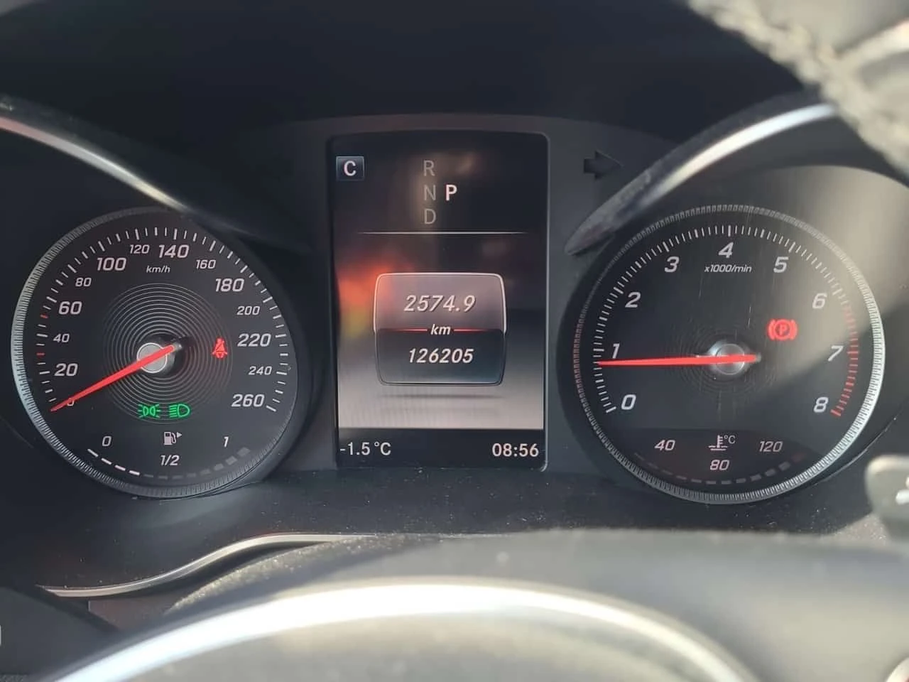 Mercedes-Benz GLC * 300 * * ПАНОРАМА* * ПОДГРЕВИ* * ЗАДНА КАМЕРА* , снимка 11 - Автомобили и джипове - 53849228