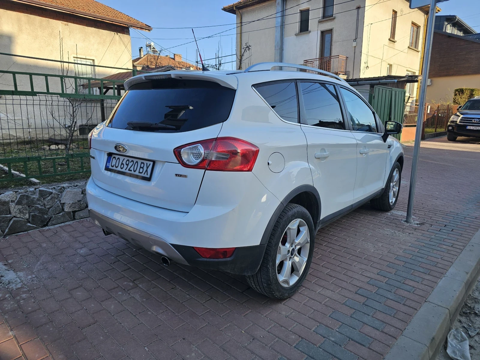 Ford Kuga 2.0, снимка 3 - Автомобили и джипове - 53867698