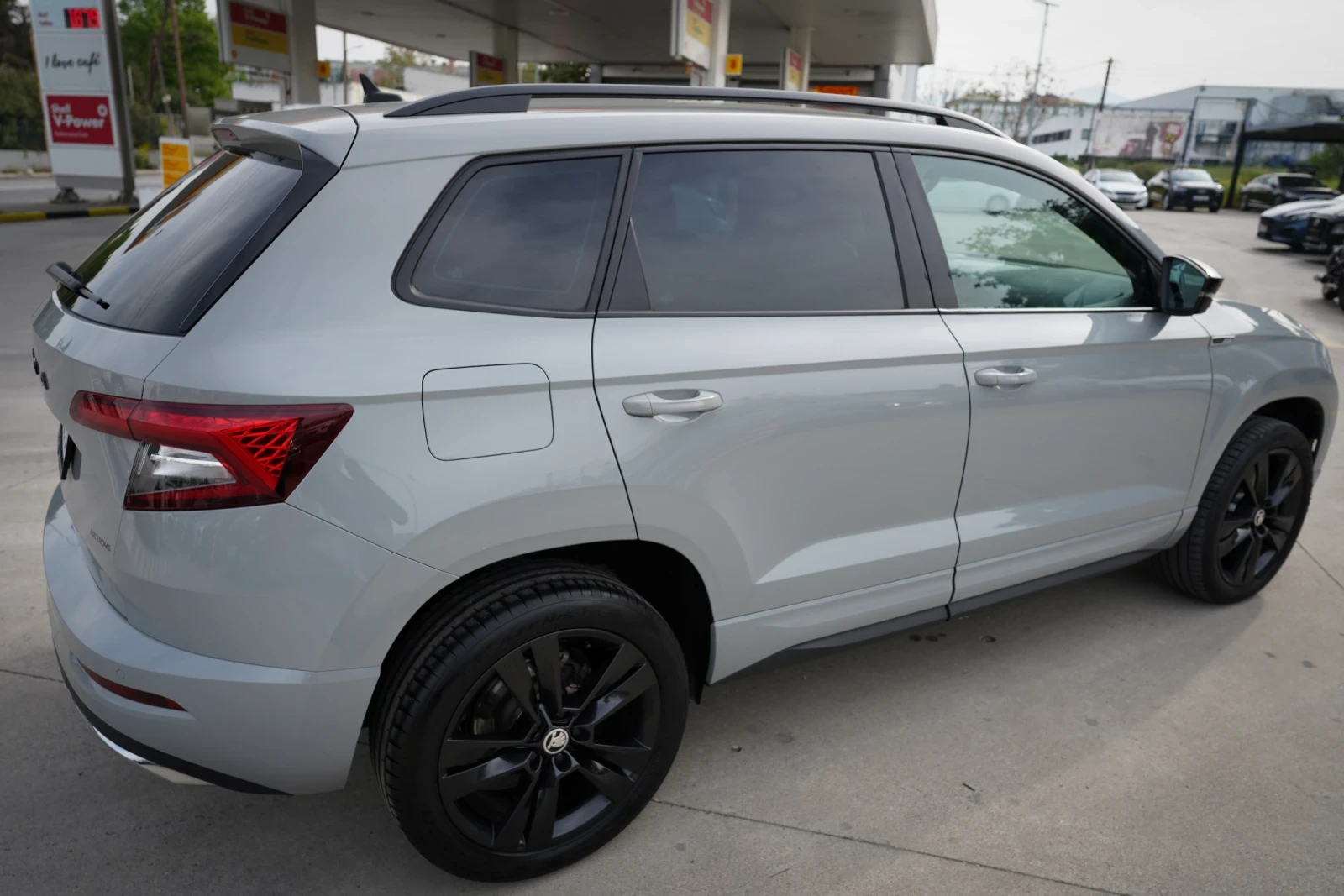 Skoda Karoq SportLine/DSG/Nardo Grey, снимка 5 - Автомобили и джипове - 54223949