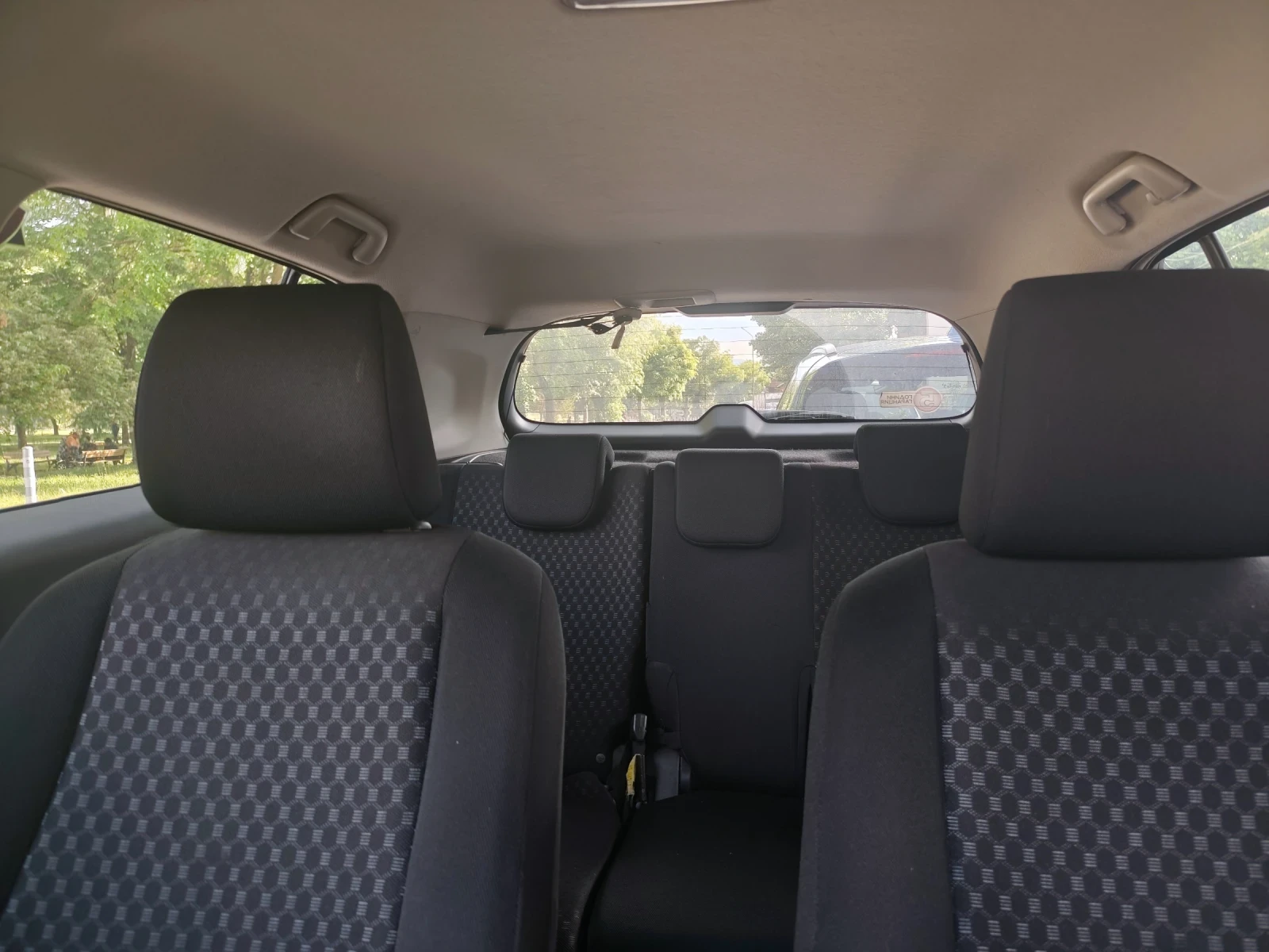 Toyota Urban Cruiser, снимка 11 - Автомобили и джипове - 54637243