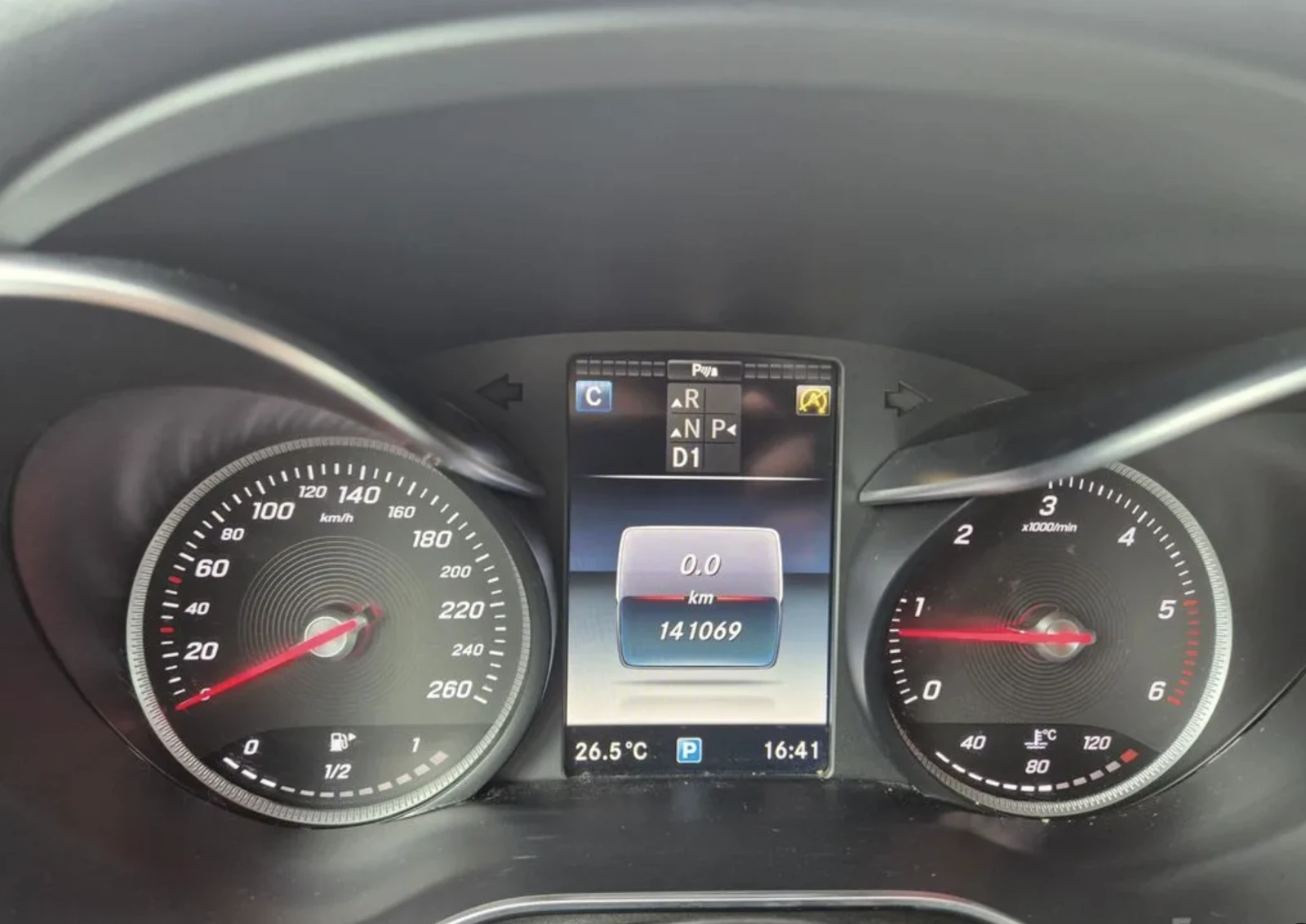 Mercedes-Benz GLC 220 d / AMG ПАКЕТ / 360 КАМЕРИ / ШИБИДАХ, снимка 8 - Автомобили и джипове - 54865424