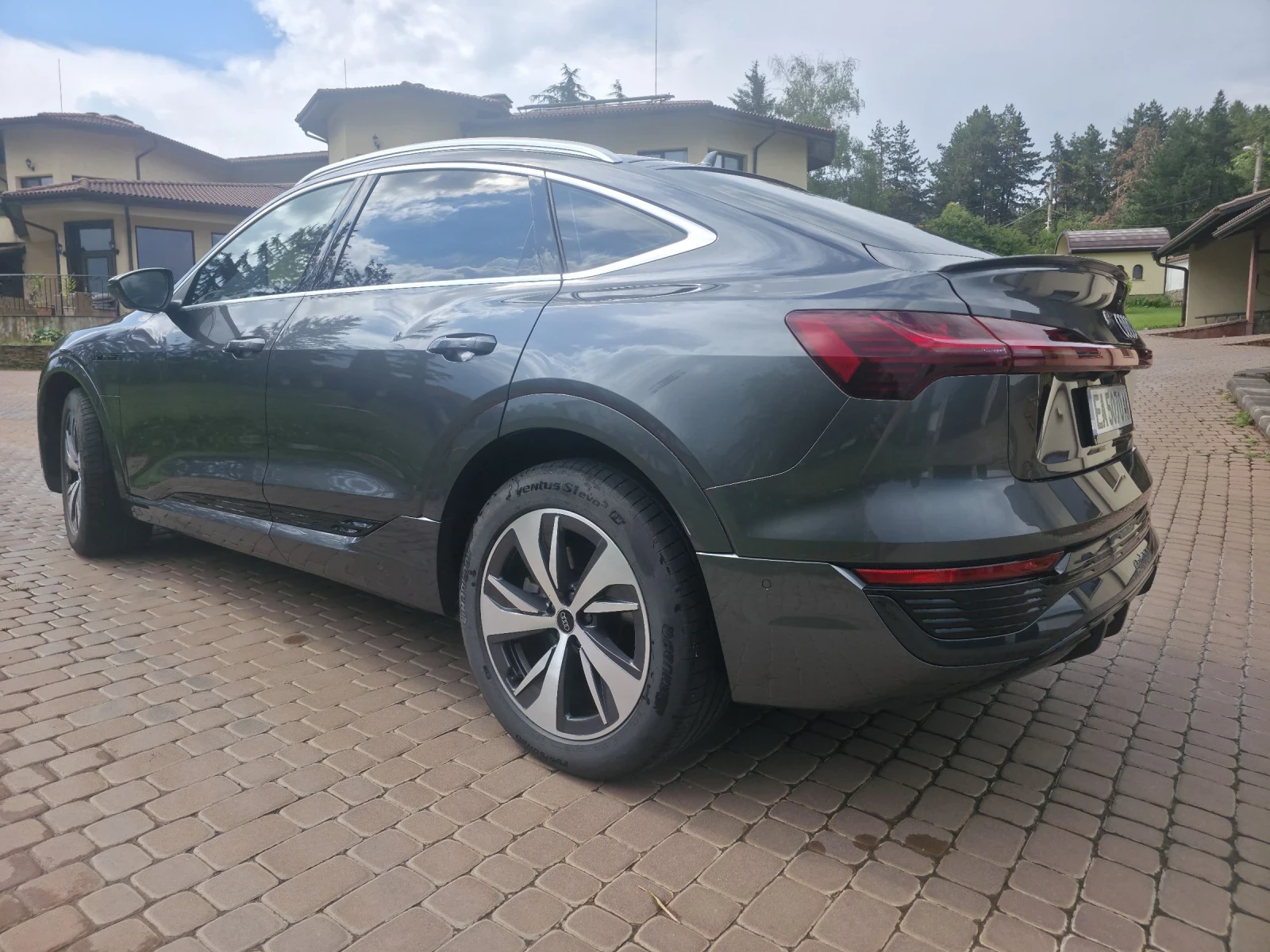 Audi Q8 17000км. E-Tron S line 408 hp Sportback 55 , снимка 6 - Автомобили и джипове - 55013264
