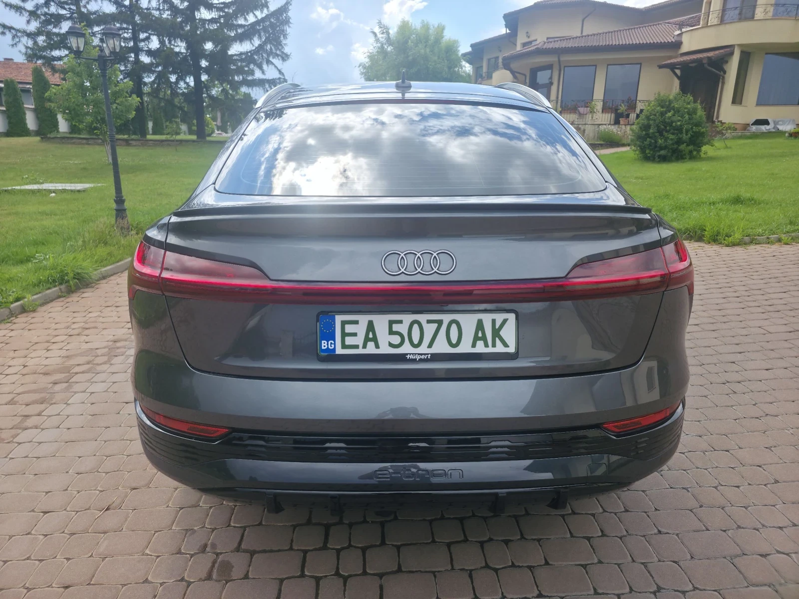 Audi Q8 17000км. E-Tron S line 408 hp Sportback 55 , снимка 7 - Автомобили и джипове - 55013264