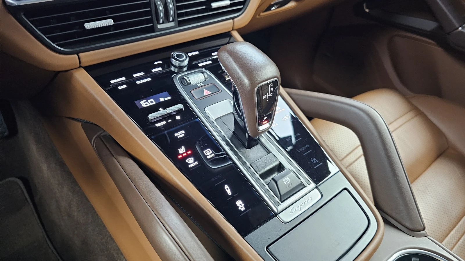Porsche Cayenne ЛЮК* KEYLESS* ПОДГРЕВ ВОЛАН* КРАЙНА ЦЕНА, снимка 9 - Автомобили и джипове - 55271942