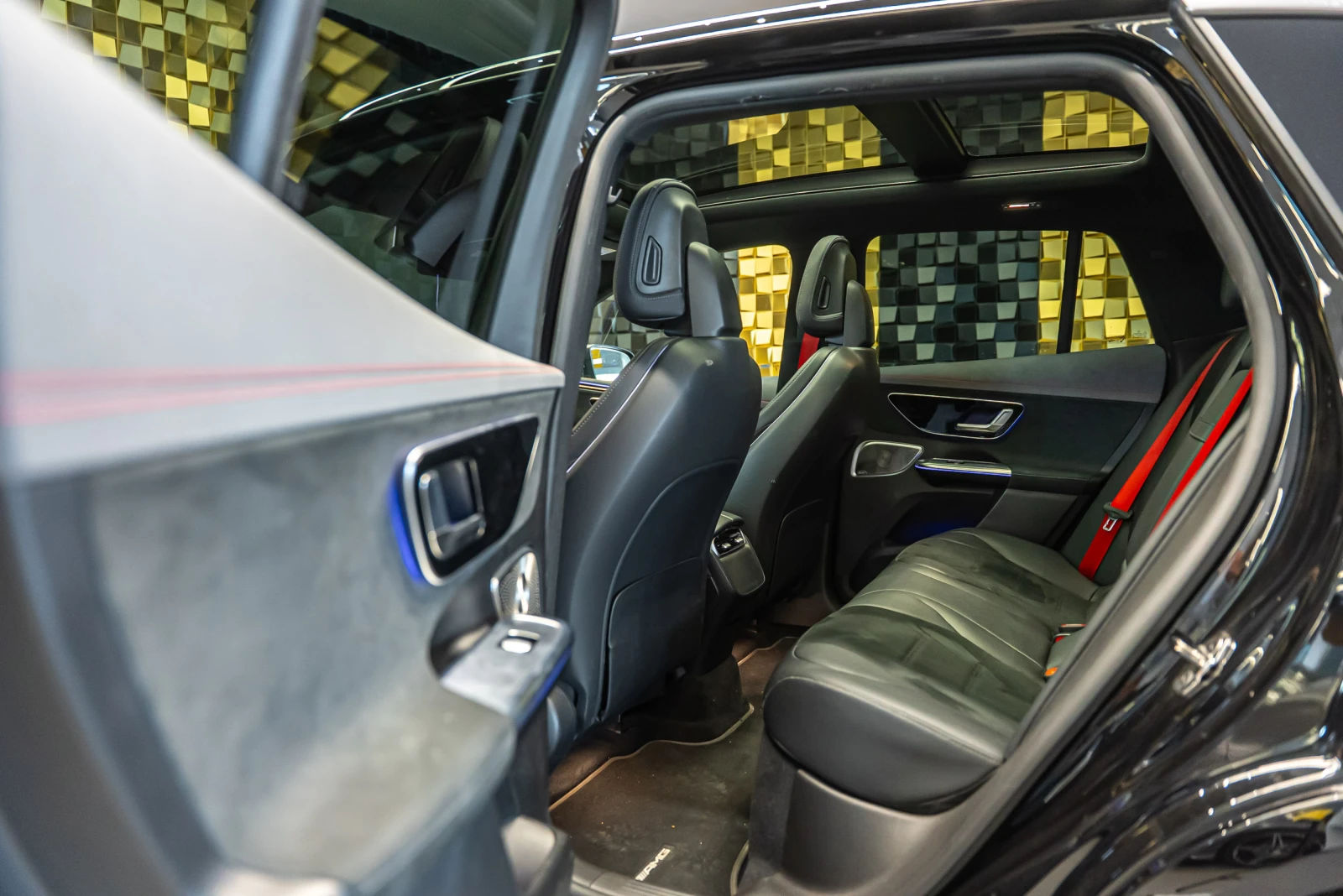 Mercedes-Benz EQE SUV 43 AMG 4MATIC, снимка 16 - Автомобили и джипове - 55431250