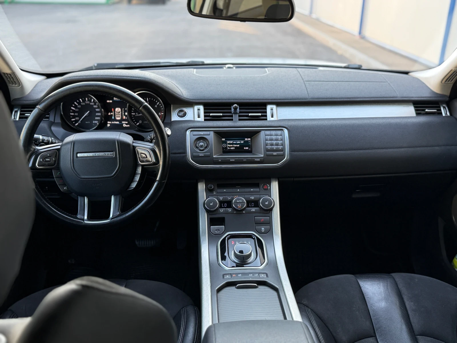 Land Rover Range Rover Evoque 2.2D* ТОП ЦЕНА* ПОДГРЕВ* НОВ ВНОС* , снимка 8 - Автомобили и джипове - 55955059