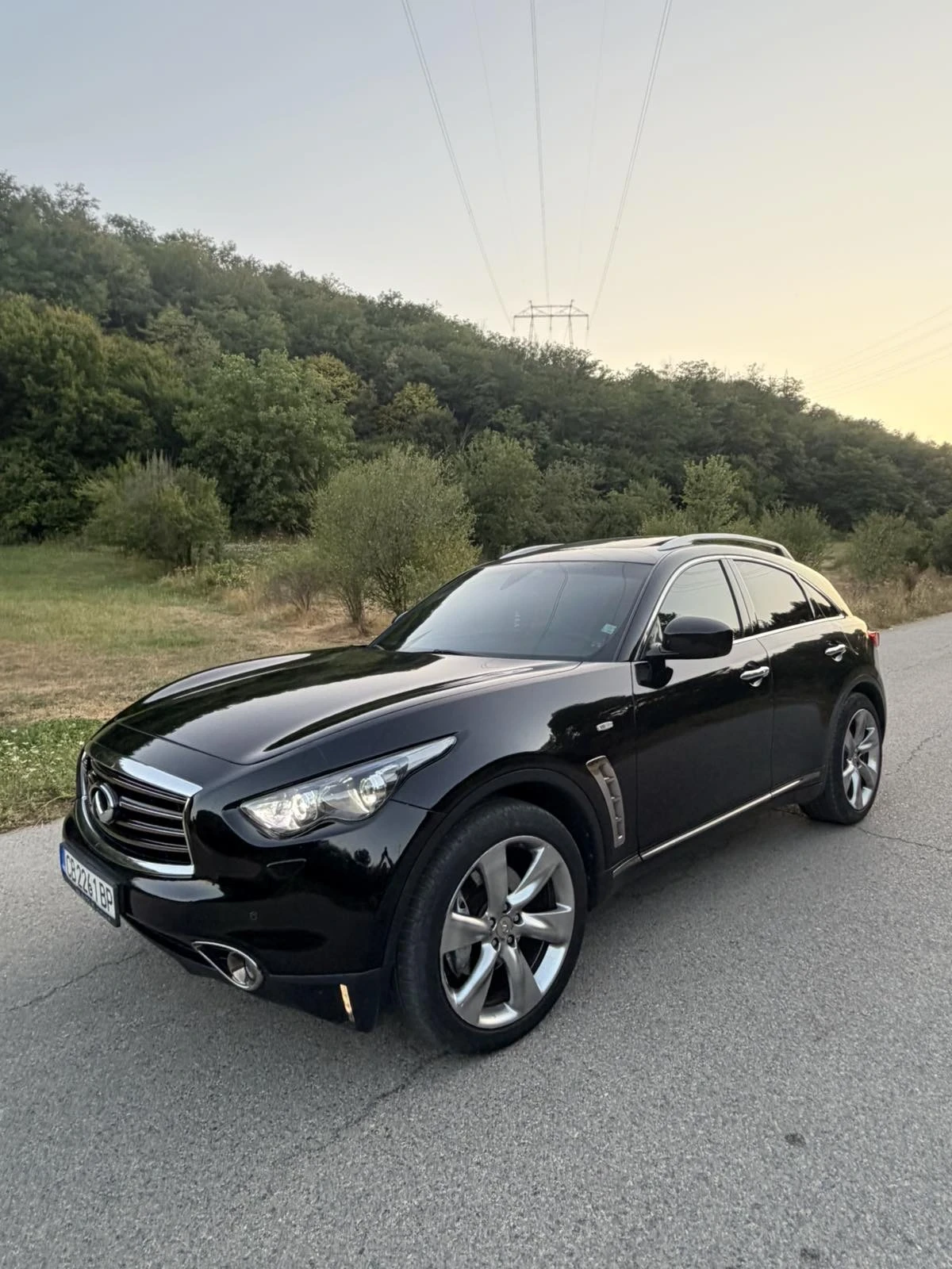 Infiniti QX70 3.0d, снимка 3 - Автомобили и джипове - 56050622