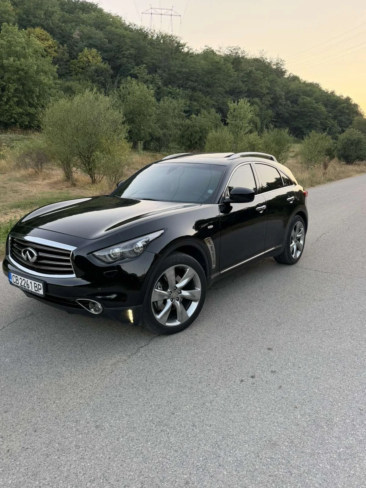 Infiniti QX70 3.0d, снимка 2 - Автомобили и джипове - 56050622