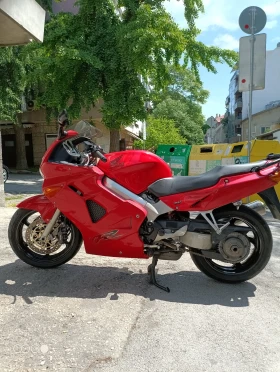 ����� �� �������� �� Honda Vfr VFR 800FI-Interceptor