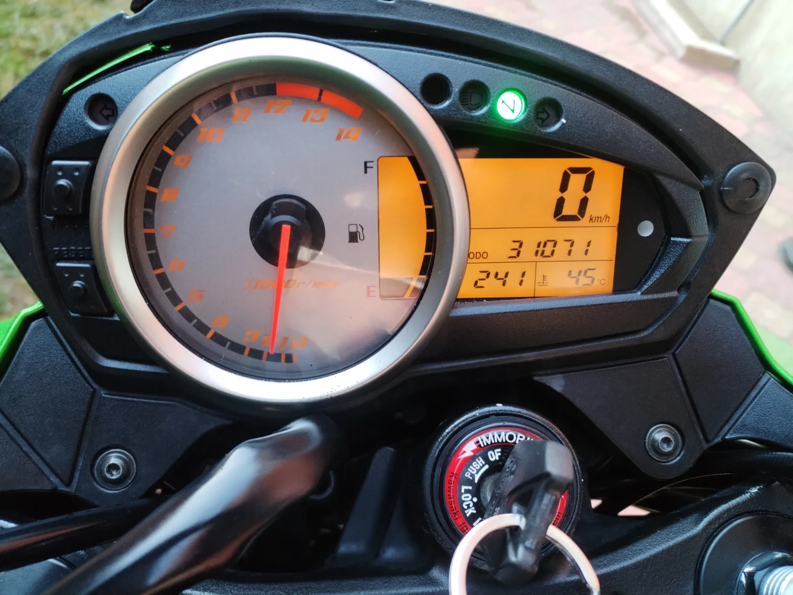 Kawasaki Z 750i КАТО ЧИСТО НОВ!!! 09г., снимка 14 - Мотоциклети и мототехника - 53817129