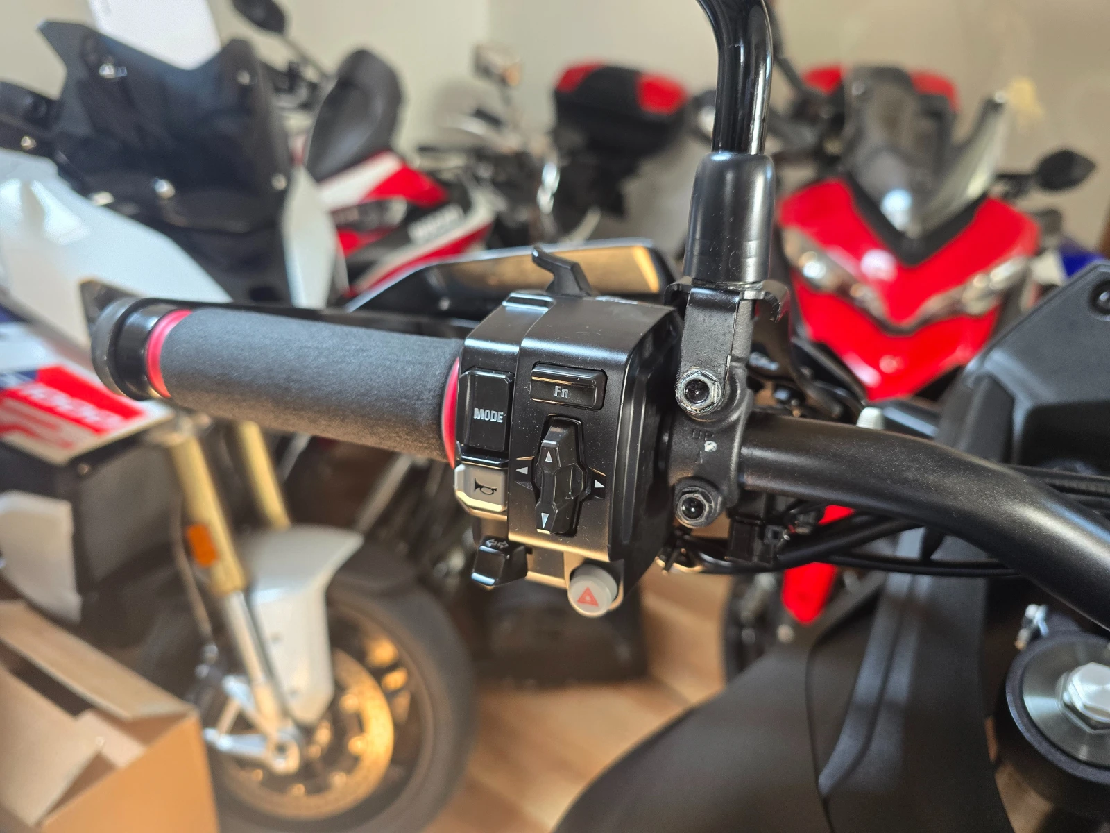 Honda Xl 750 Quickshifter , снимка 7 - Мотоциклети и мототехника - 54944327