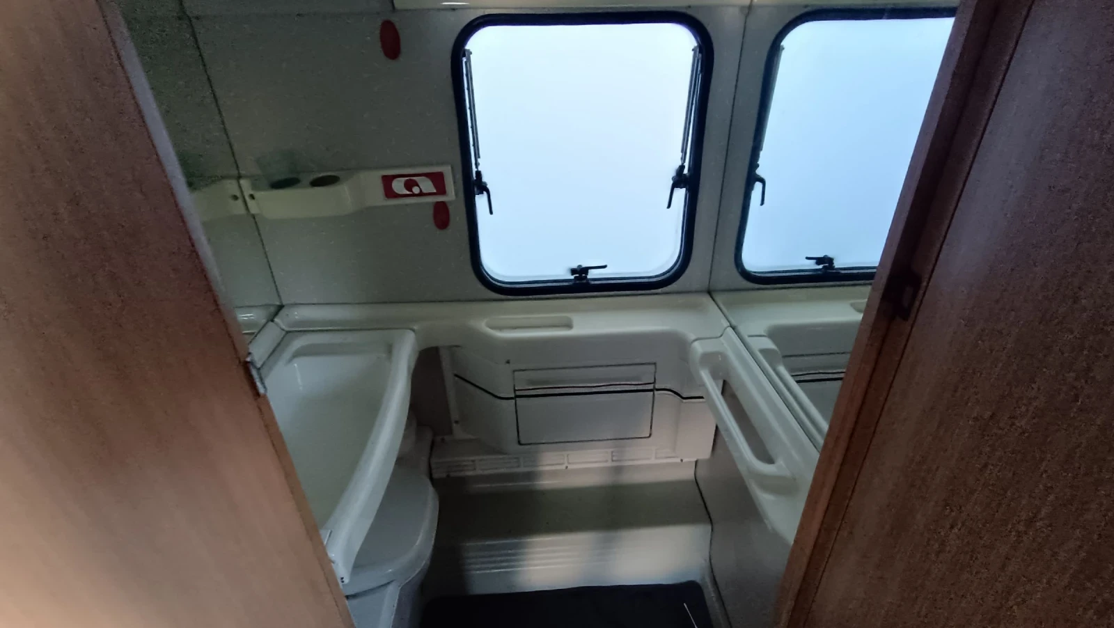 Каравана Adria Prima 710 - изображение 5