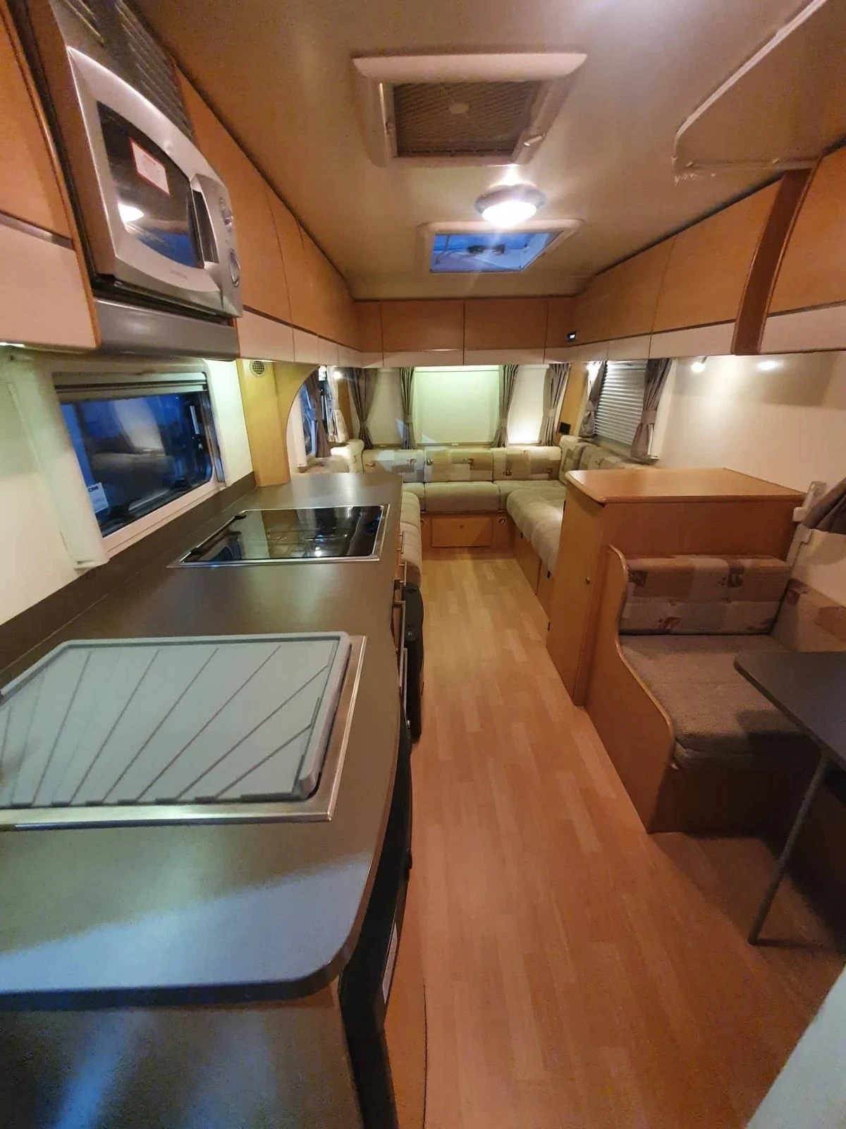 Каравана Bailey Pegasus 2, снимка 11 - Каравани и кемпери - 55881871