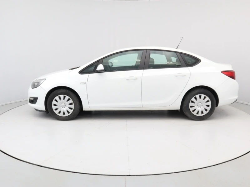 Opel Astra 1.6 CDTi, снимка 4 - Автомобили и джипове - 48322702