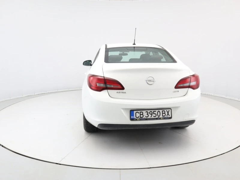 Opel Astra 1.6 CDTi, снимка 7 - Автомобили и джипове - 46545713