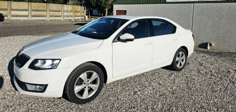 Skoda Octavia ТОП СЪСТОЯНИЕ __6 скорости __110 кс, снимка 8 - Автомобили и джипове - 47358501