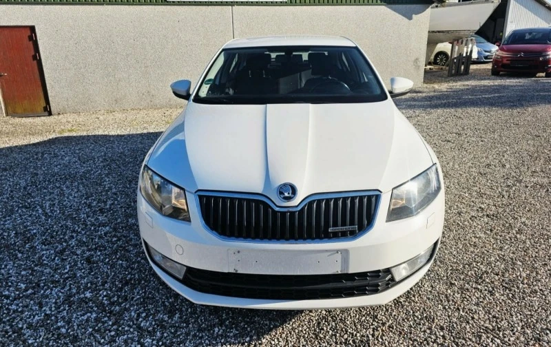 Skoda Octavia ТОП СЪСТОЯНИЕ __6 скорости __110 кс, снимка 2 - Автомобили и джипове - 47358501