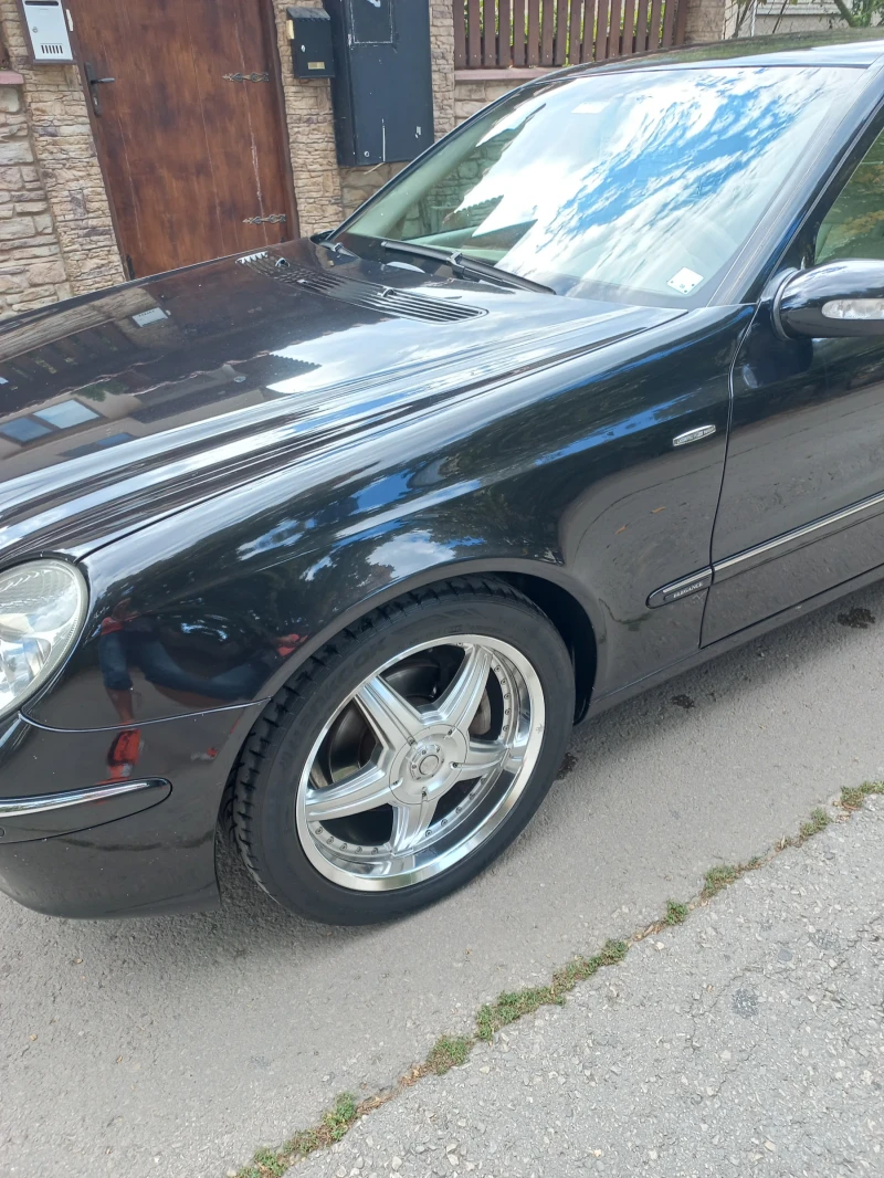 Mercedes-Benz E 220, снимка 6 - Автомобили и джипове - 47538091