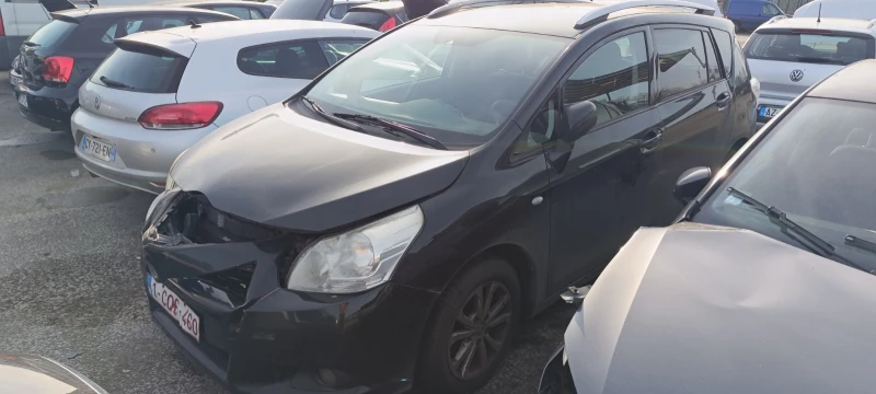 Toyota Verso 2.0/2.2D4D, снимка 2 - Автомобили и джипове - 47796975