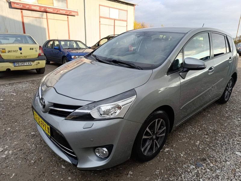 Toyota Verso 2.0D4D, снимка 2 - Автомобили и джипове - 47993589