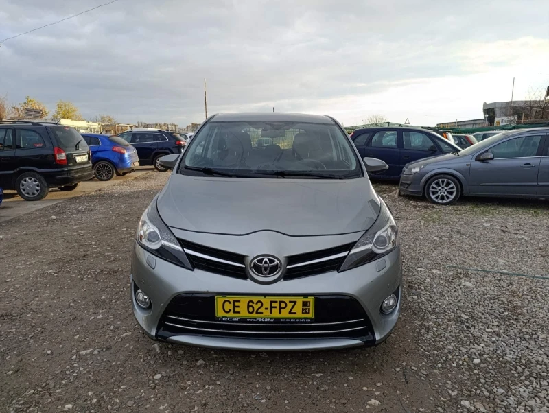 Toyota Verso 2.0D4D, снимка 1 - Автомобили и джипове - 47993589