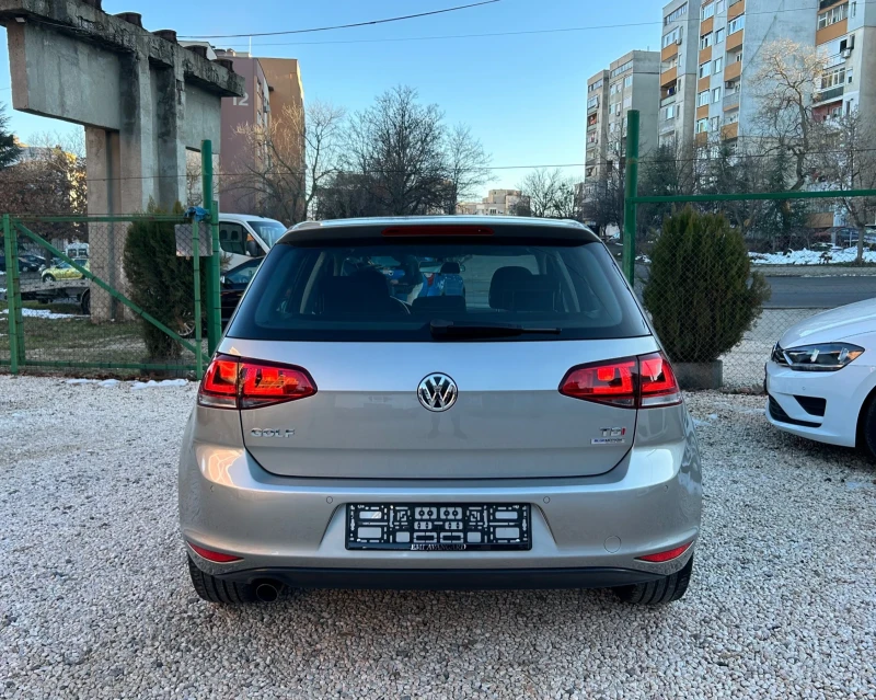 VW Golf 1.6 TDI, снимка 5 - Автомобили и джипове - 48724909