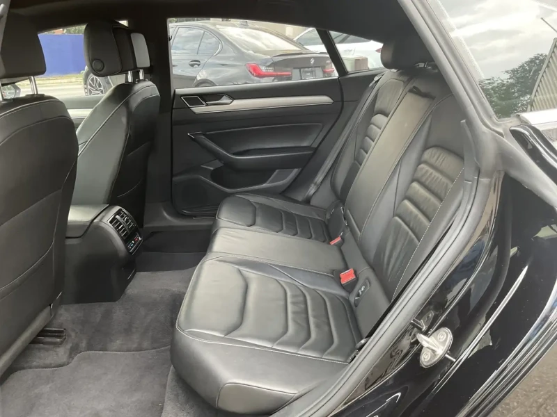 VW Arteon R-line* 4M* Обдух* Камера* Подгрев* Пано, снимка 14 - Автомобили и джипове - 52317596