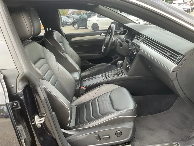 VW Arteon R-line* 4M* Обдух* Камера* Подгрев* Пано, снимка 12 - Автомобили и джипове - 52317596