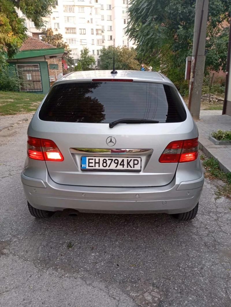 Mercedes-Benz B 180, снимка 2 - Автомобили и джипове - 52101676