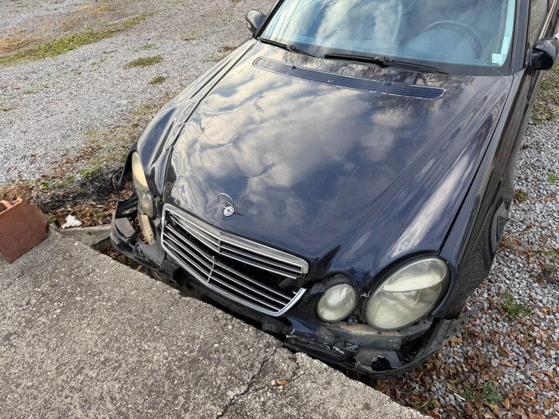 Mercedes-Benz E 320, снимка 12 - Автомобили и джипове - 52407554