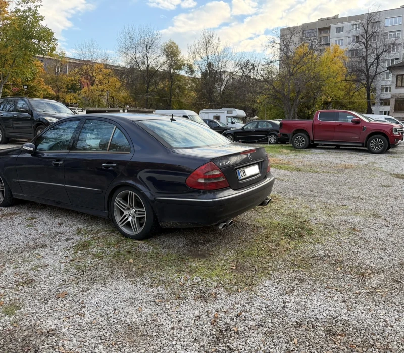 Mercedes-Benz E 320, снимка 3 - Автомобили и джипове - 52407554