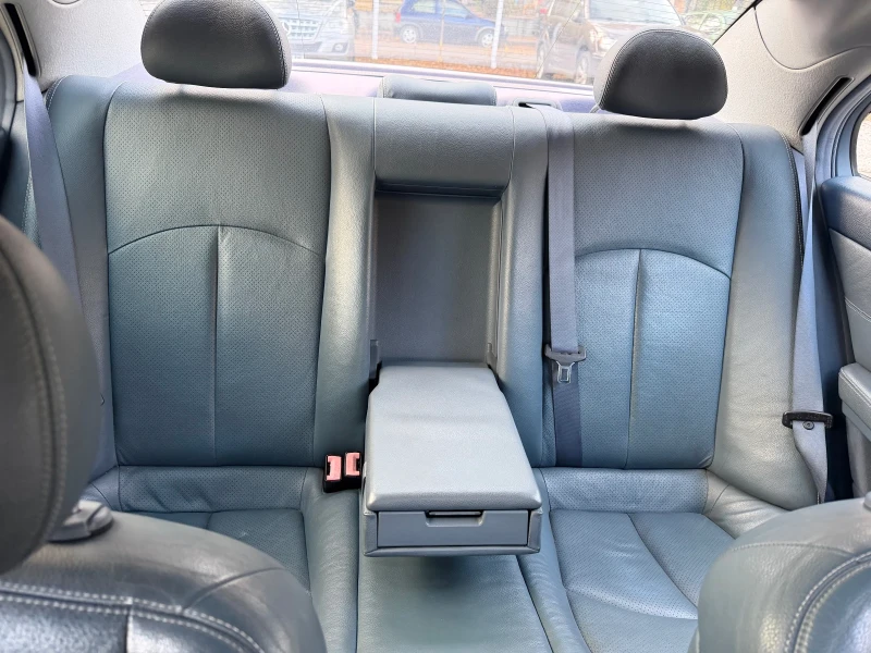 Mercedes-Benz E 320, снимка 9 - Автомобили и джипове - 52407554