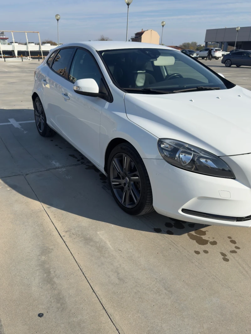 Volvo V40 2.0D NAVI KOJA 177к.с, снимка 3 - Автомобили и джипове - 52552170