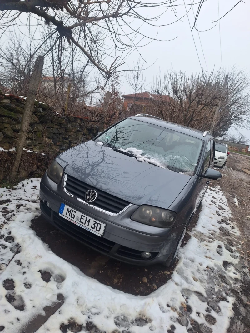 VW Touran, снимка 2 - Автомобили и джипове - 53203404