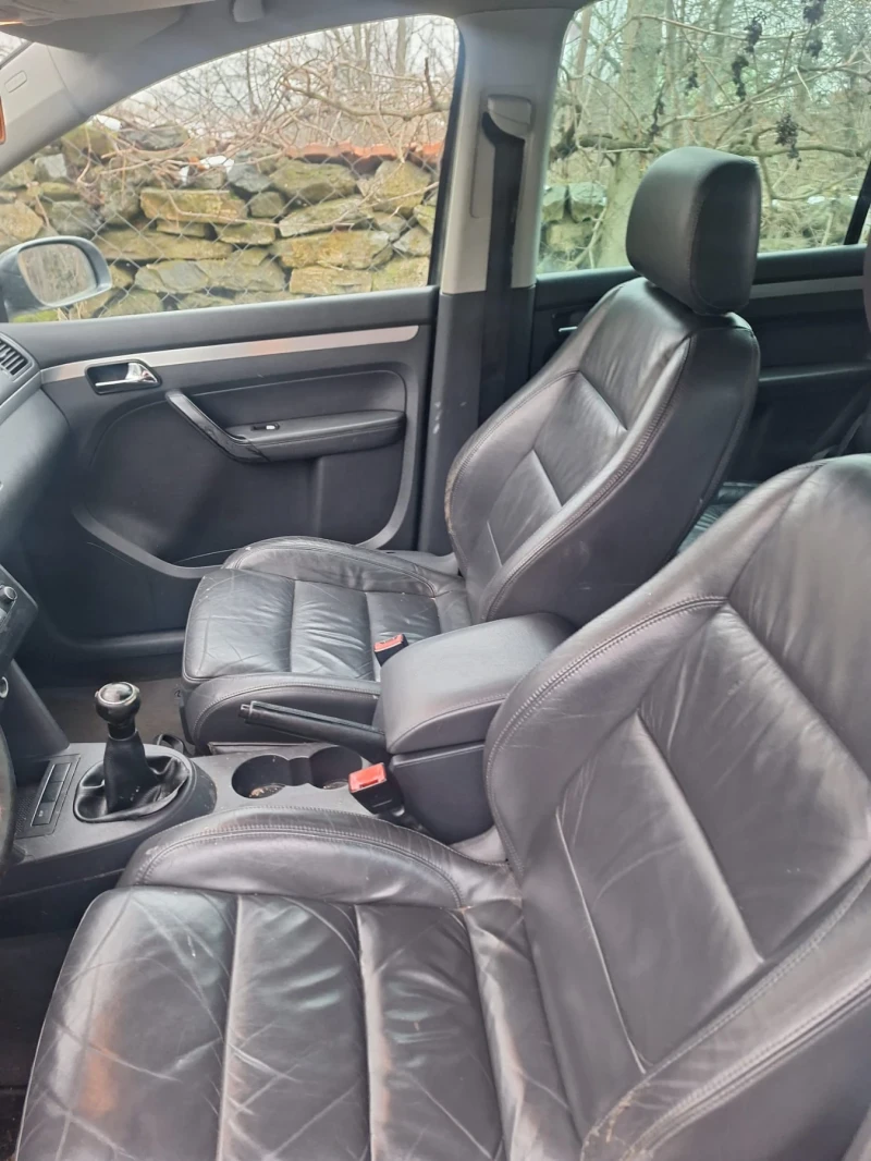 VW Touran, снимка 9 - Автомобили и джипове - 53203404