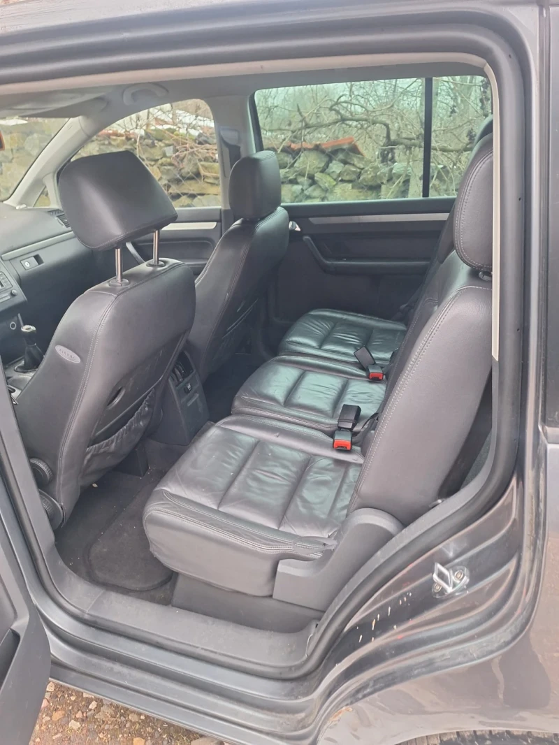 VW Touran, снимка 7 - Автомобили и джипове - 53203404
