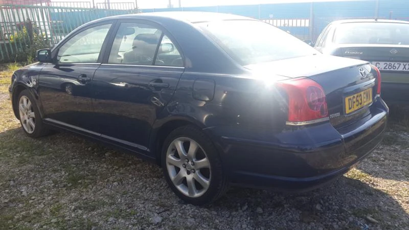 Toyota Avensis 2.0 D4D, снимка 6 - Автомобили и джипове - 22327877