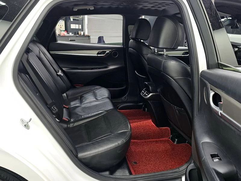 Hyundai Grandeur 3.0 Automatic, снимка 16 - Автомобили и джипове - 55656057