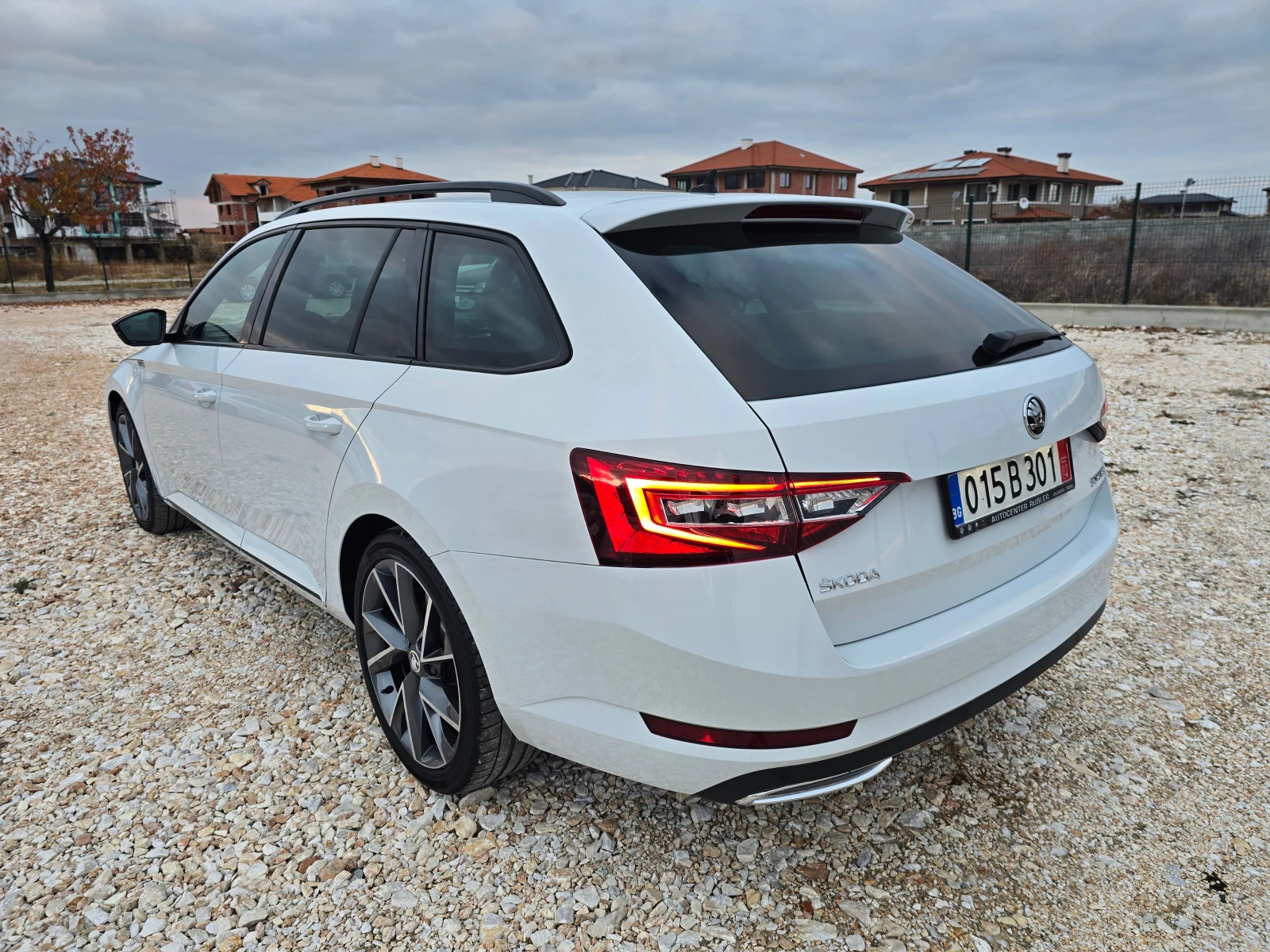 Skoda Superb 2.0TDI /SPORTLINE/ - изображение 2