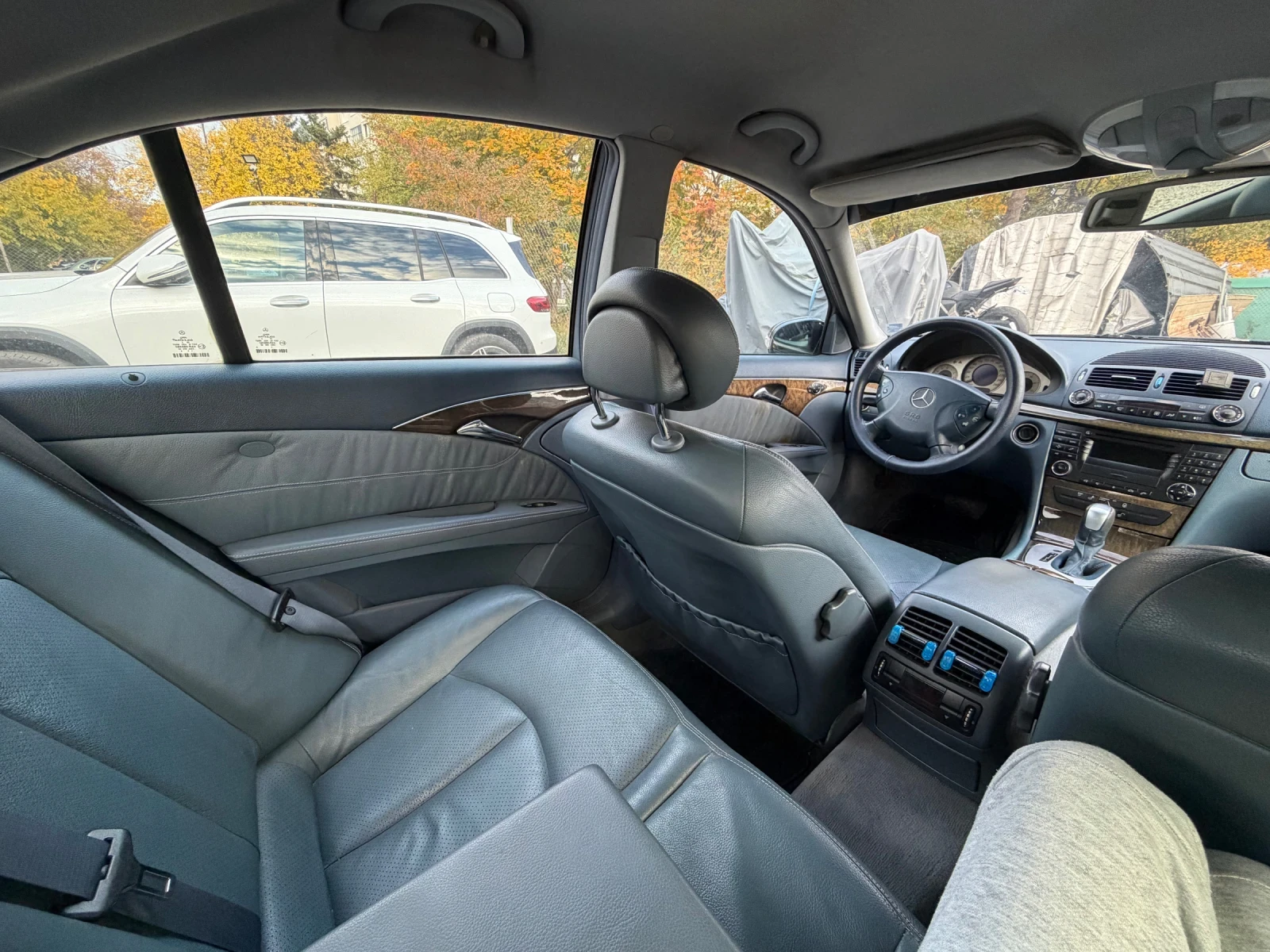 Mercedes-Benz E 320  - изображение 8