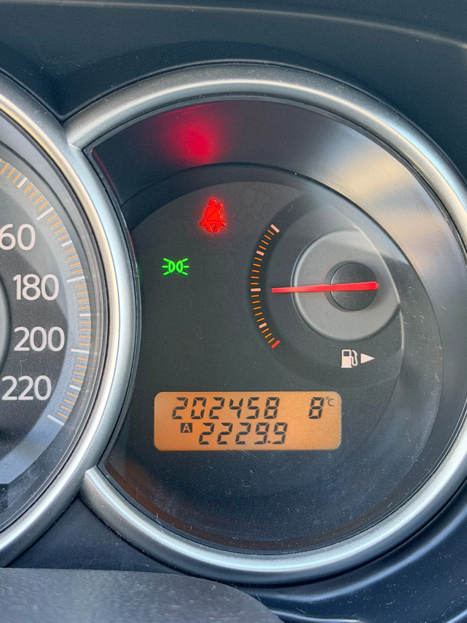 Nissan Tiida  - изображение 10