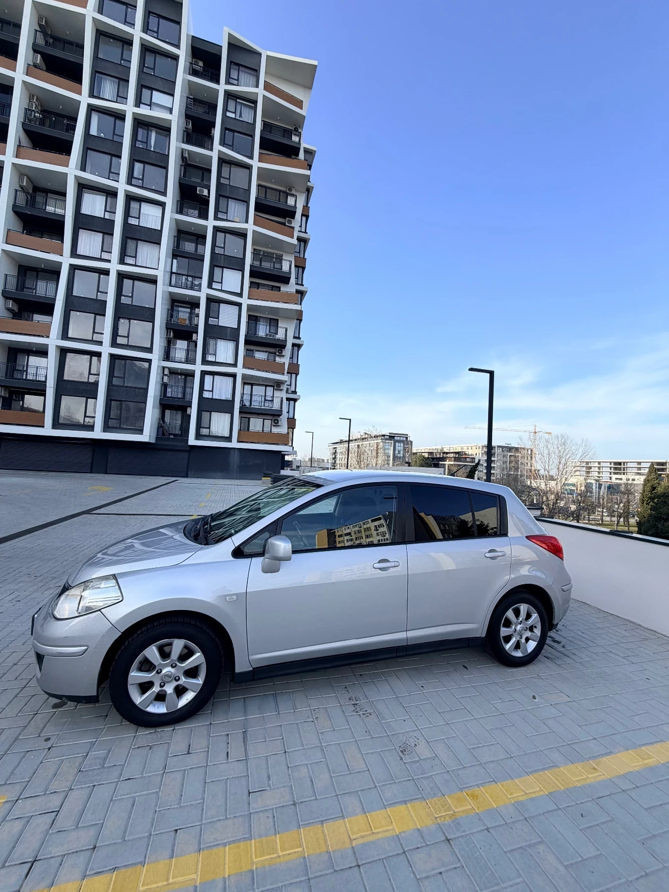Nissan Tiida  - изображение 2