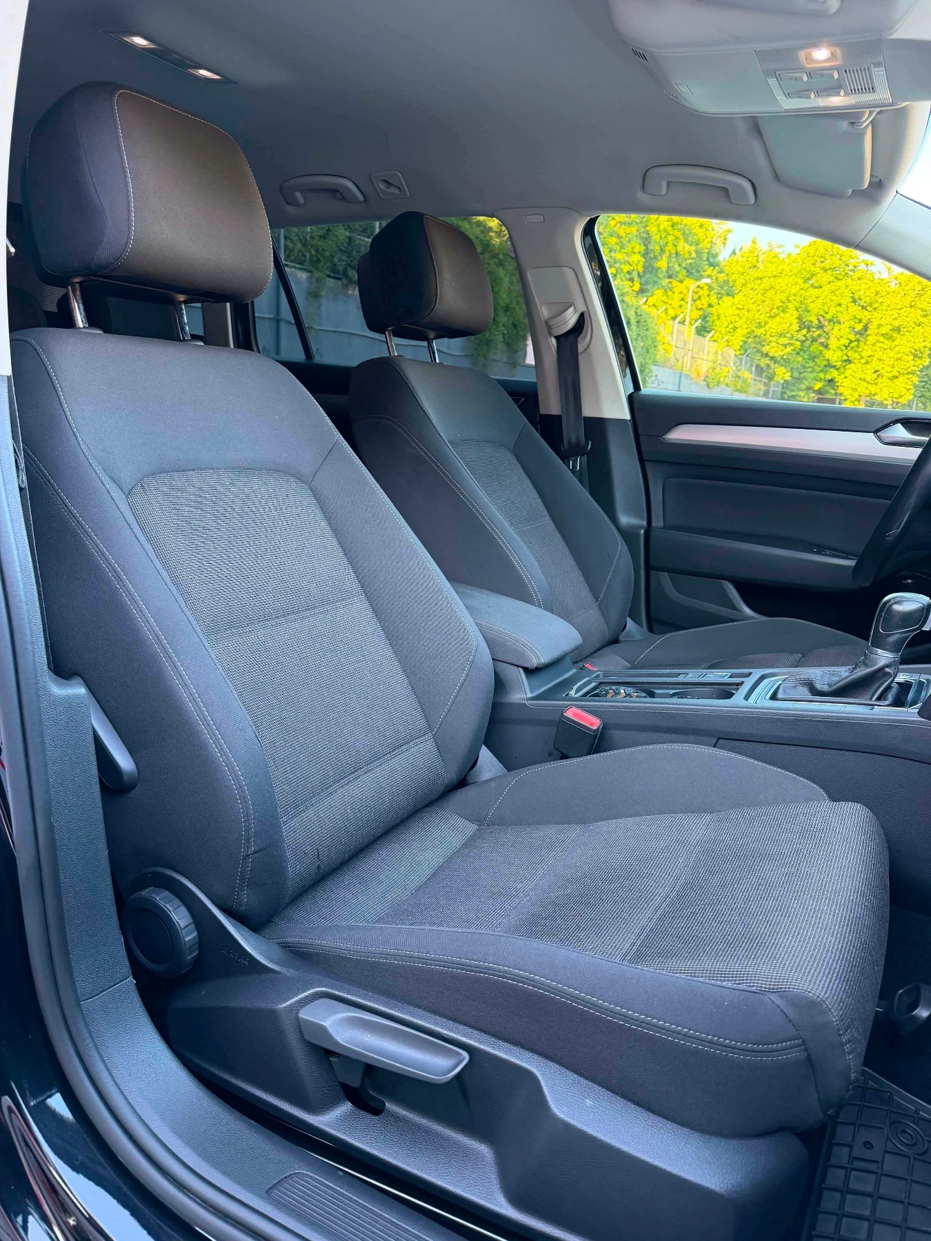 VW Passat 2.0 TDI, снимка 11 - Автомобили и джипове - 53888544