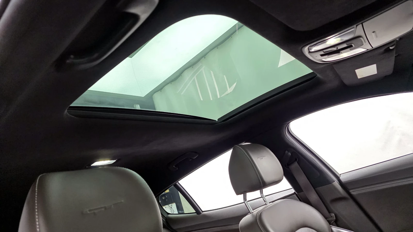 Kia Stinger GT / DISTRONIC / ОБДУХ / ПОДГРЕВИ / 360, снимка 15 - Автомобили и джипове - 54060744