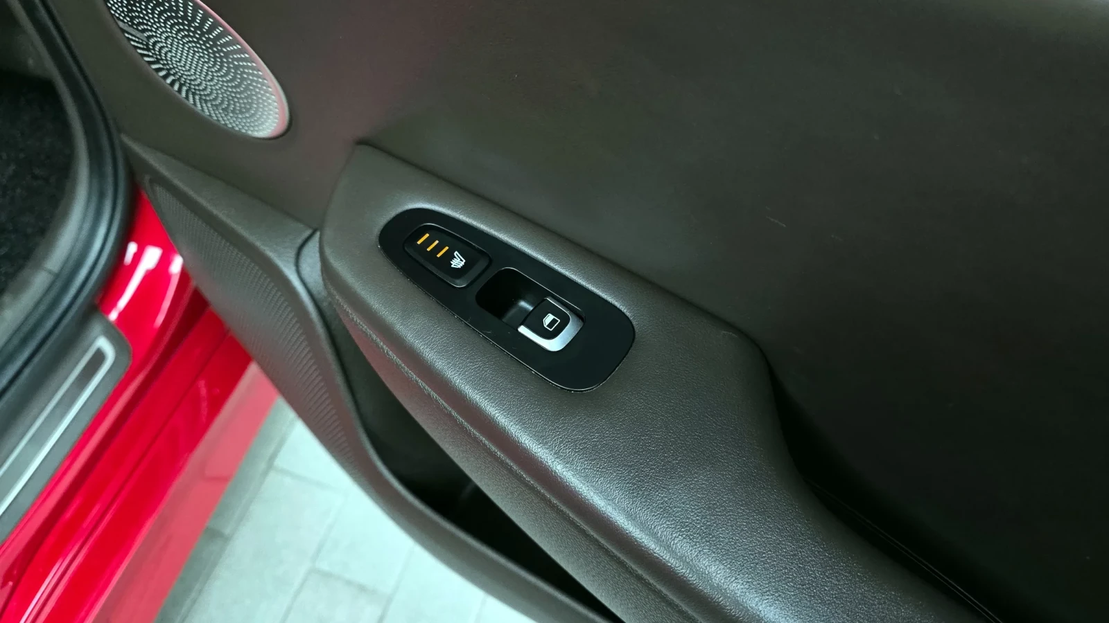 Kia Stinger GT / DISTRONIC / ОБДУХ / ПОДГРЕВИ / 360, снимка 17 - Автомобили и джипове - 54060744