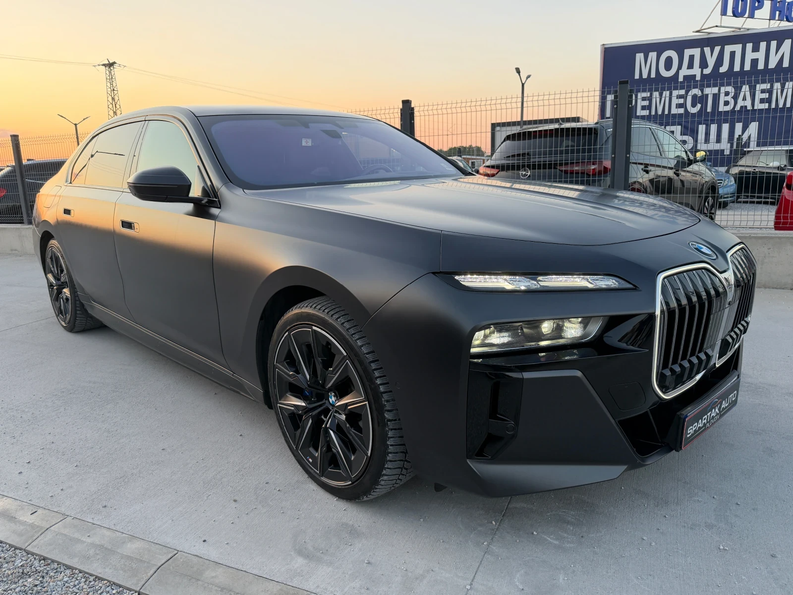 BMW i7 * 2023г* 127.000КМ* ТОП* FULL MAXX* Сервизна истор, снимка 3 - Автомобили и джипове - 54452809