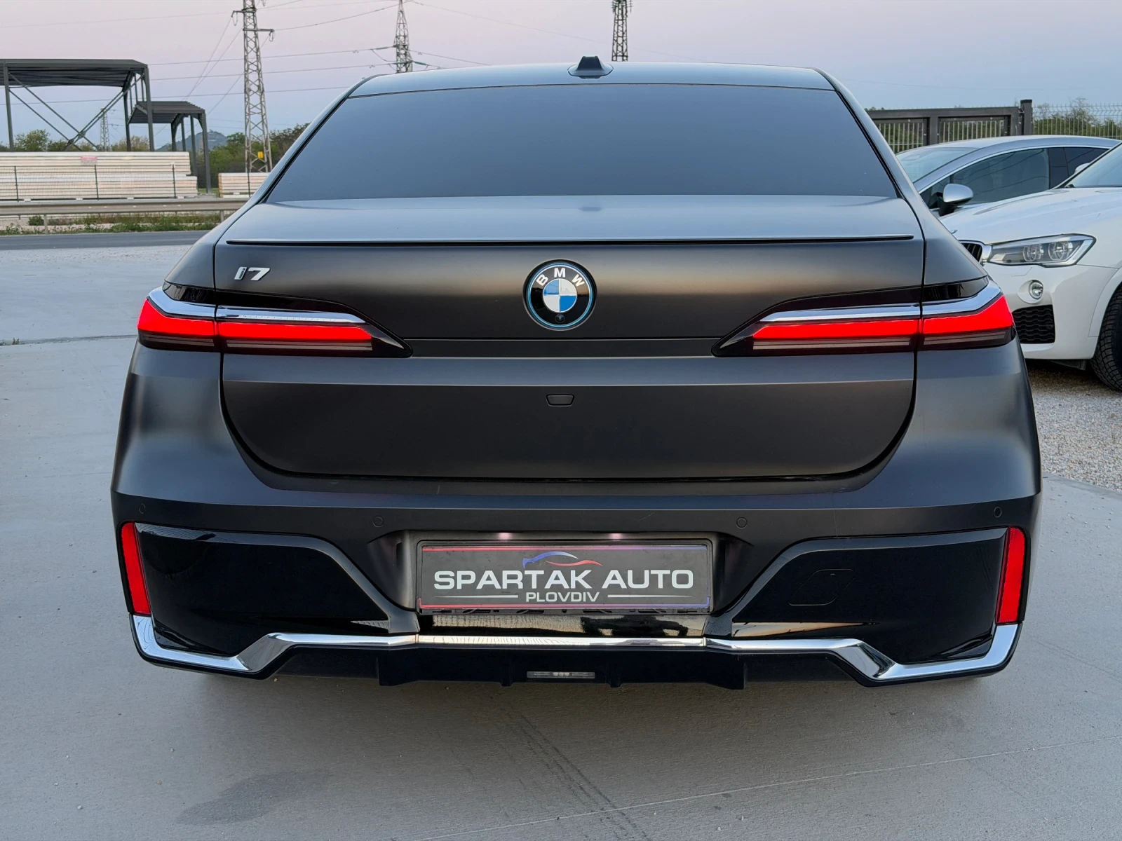 BMW i7 * 2023г* 127.000КМ* ТОП* FULL MAXX* Сервизна истор, снимка 5 - Автомобили и джипове - 54452809