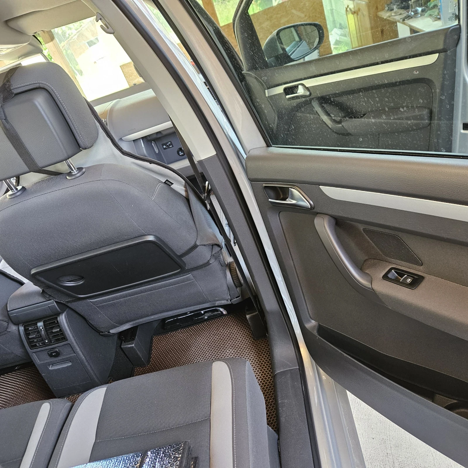VW Touran 2.0 TDI LIFE DSG | Mobile.bg � ����������� 12