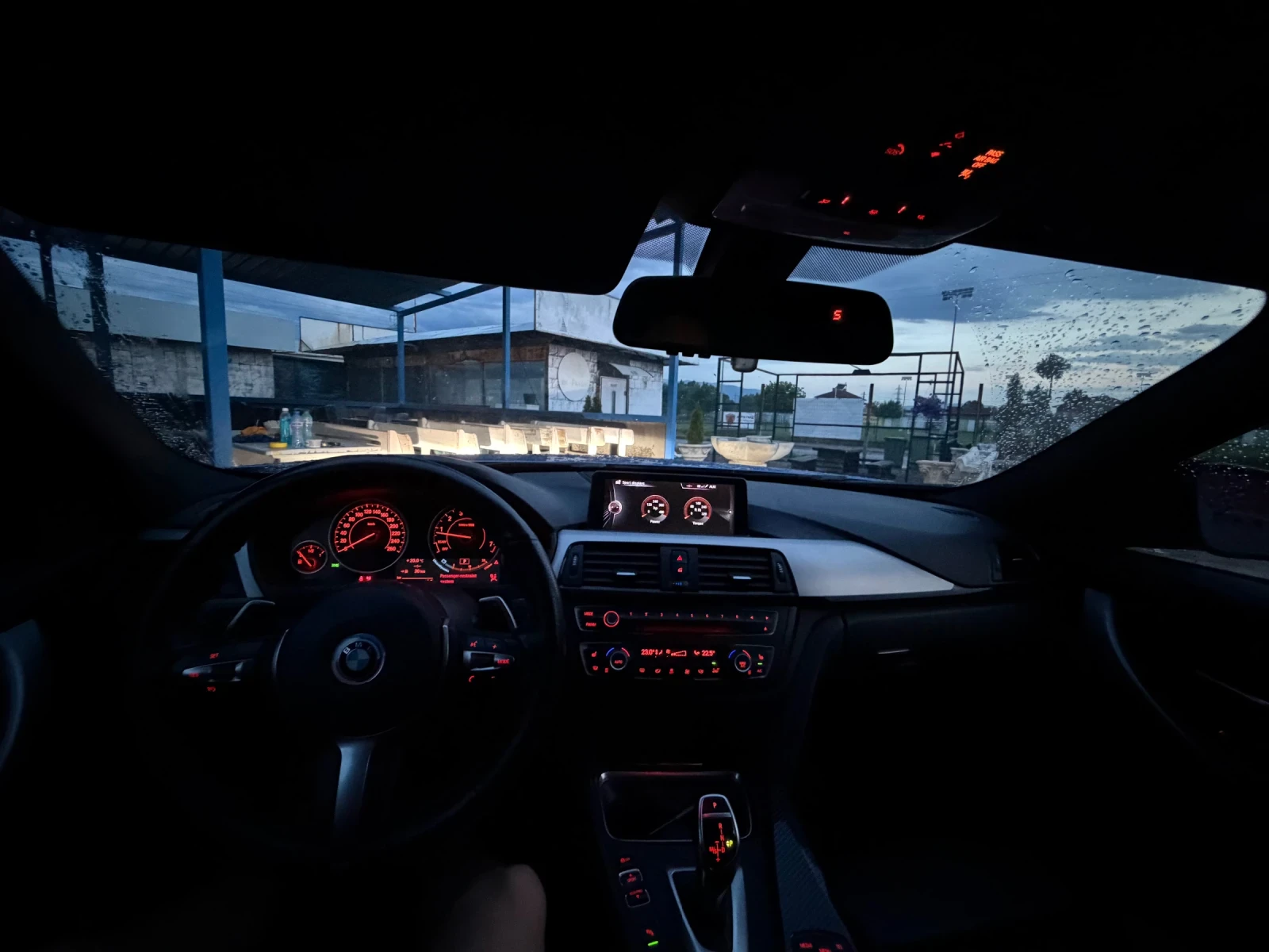 BMW 335 xDrive 180km, снимка 9 - Автомобили и джипове - 54768293